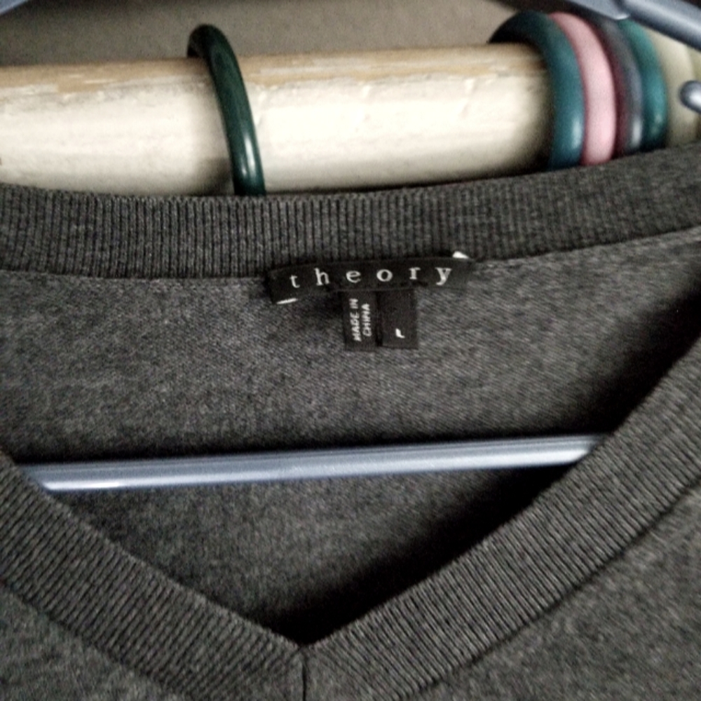 Theory Cashmere & cotton V neck longsleeve (L)